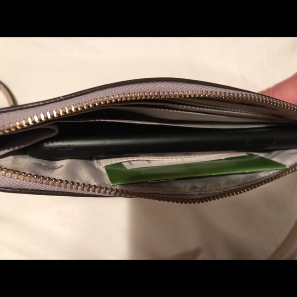 Kate Spade Brand New with tags floral wristlet - Picture 5 of 7